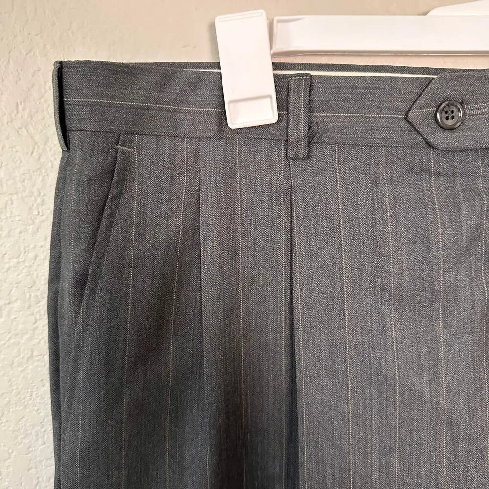 Stafford Mens 38x30 Worsted Wool Dress Pants Gray Pinstripe Pleated Trousers